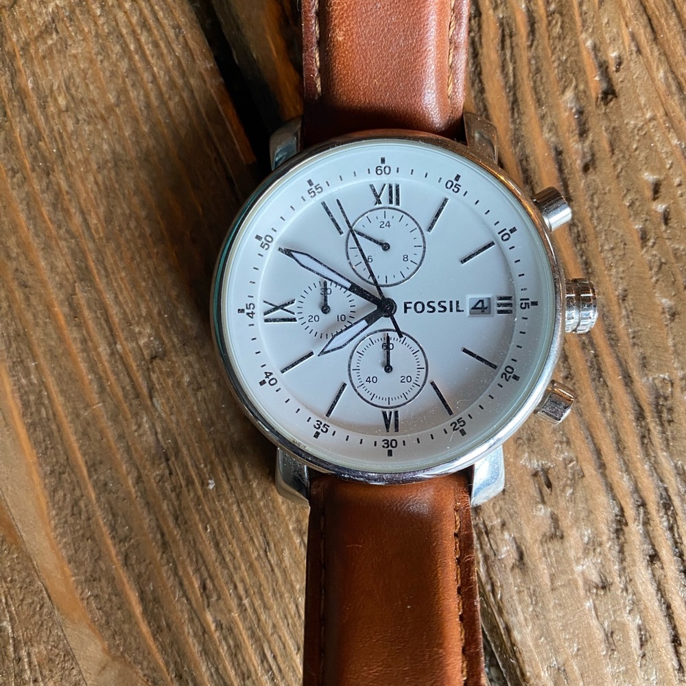 Men’s Fossil watch with camel leather band